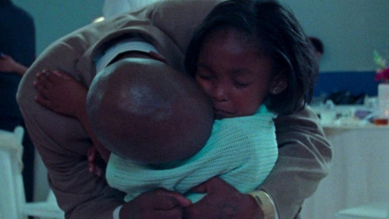 Video Incarcerated fathers take daughters to special dance behind bars