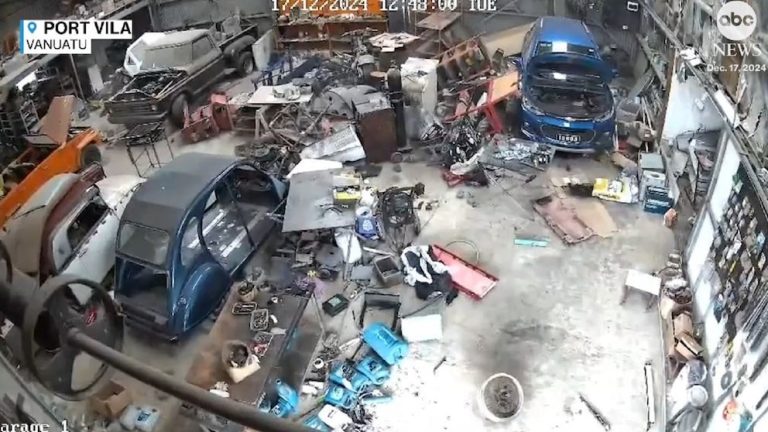 WATCH:  CCTV shows earthquake rock Vanuatu