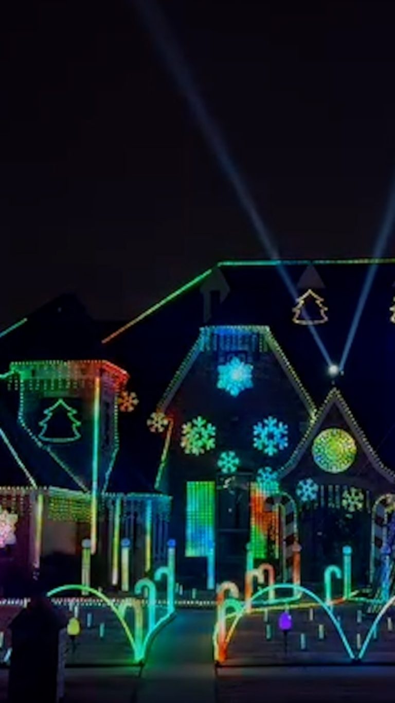 WATCH:  'Wicked' Christmas light show defies our holiday expectations