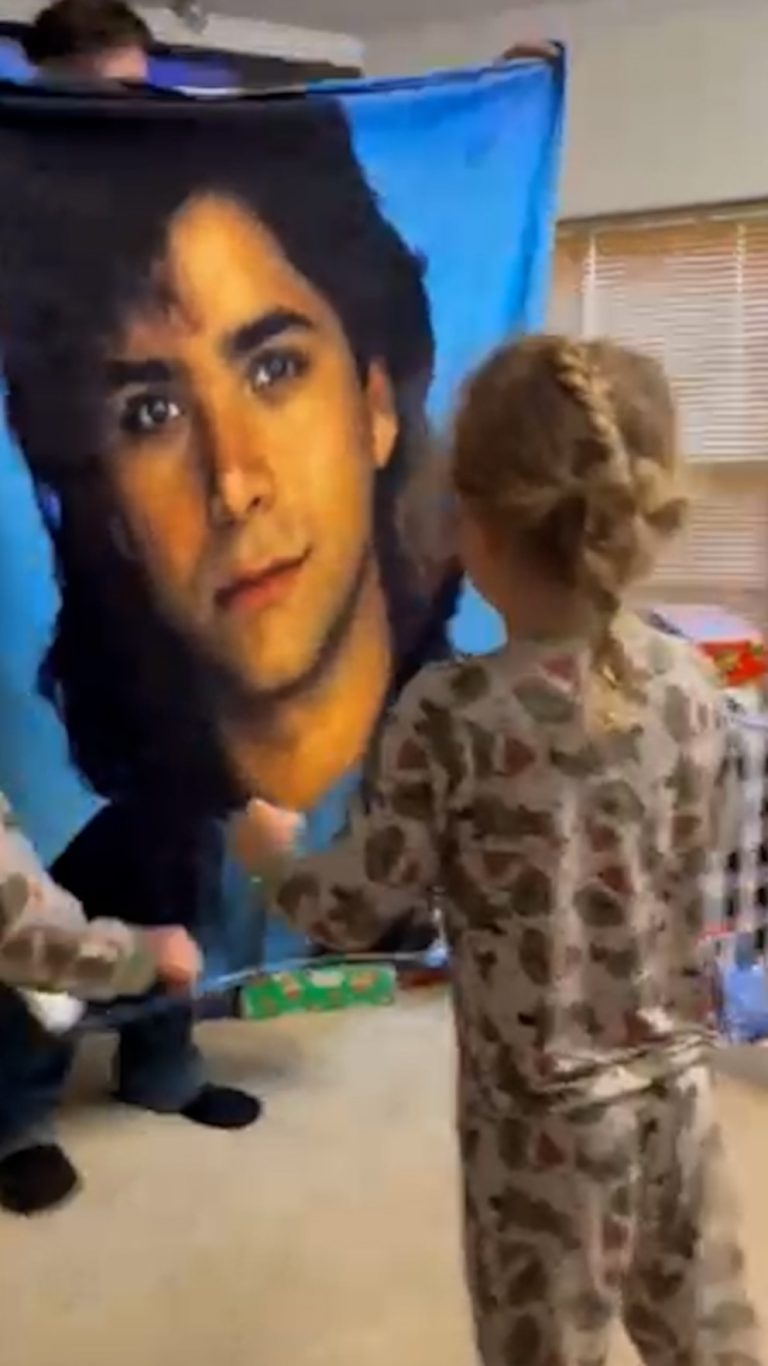 WATCH:  6-year-old is ecstatic to open 'Uncle Jesse' blanket for Christmas
