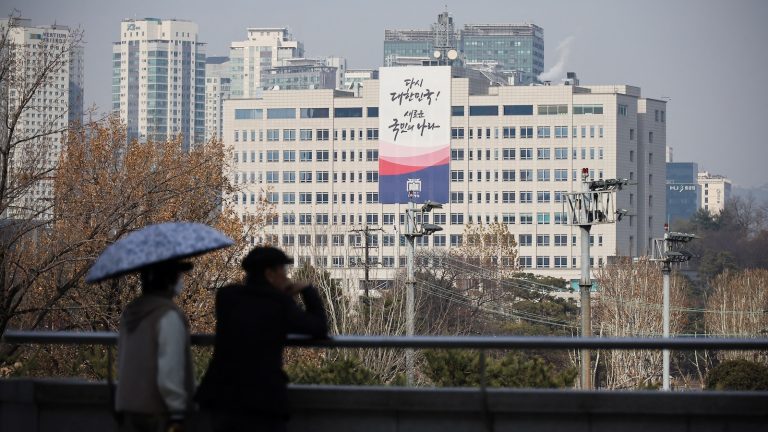 Police raid South Korean presidential office, arrest former defense minister following martial law declaration