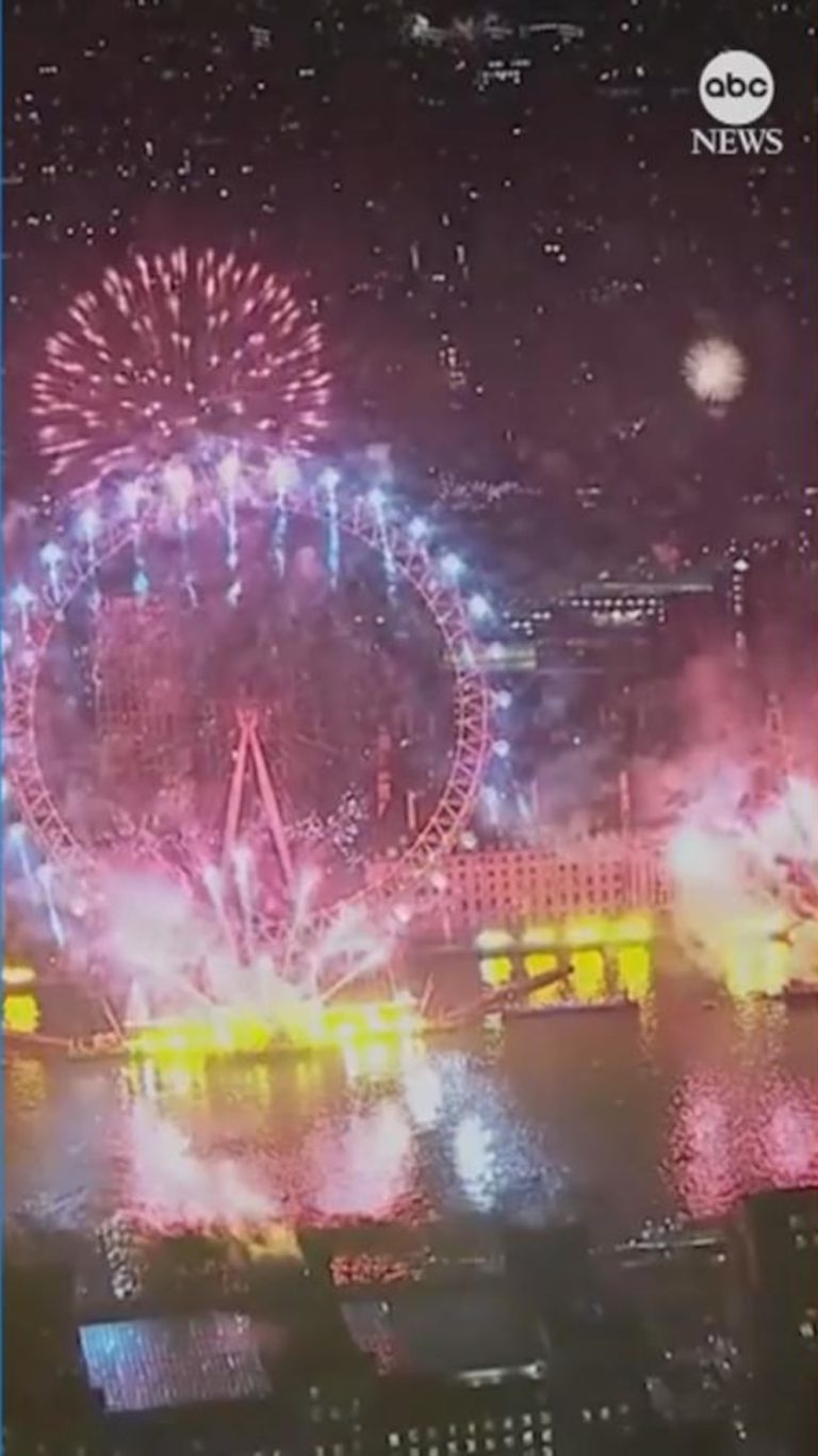 WATCH:  London lights up the River Thames to ring in the new year