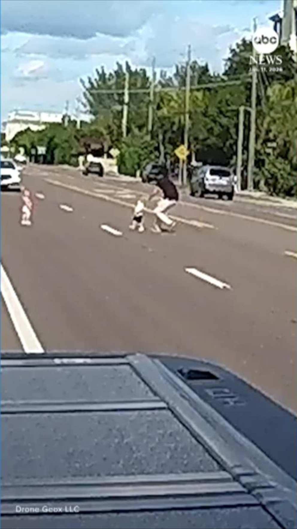 WATCH: Man rescues 2 toddlers spotted walking in middle of busy Florida road