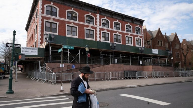 Car crashes into Chabad World Headquarters in Brooklyn