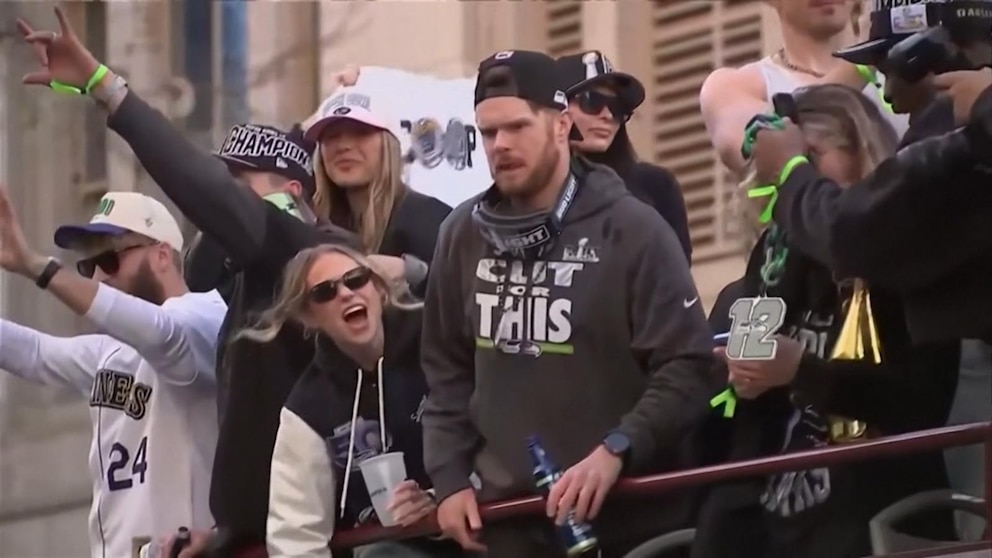 WATCH: Seattle turning out for Seahawk's Super Bowl parade celebration