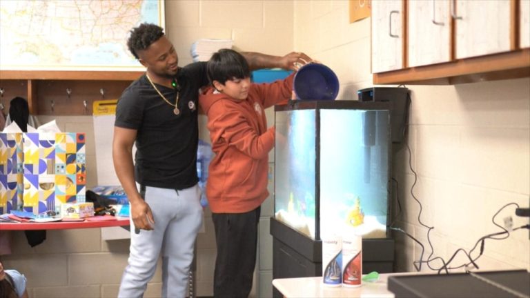 WATCH:  This baseball star shares his love of fish with 5th graders