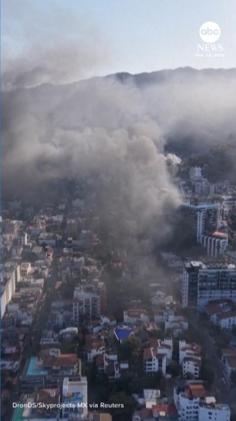 WATCH:  Smoke blankets Mexico's Puerto Vallarta after death of cartel leader