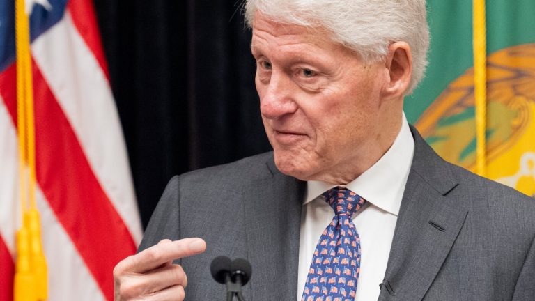 Bill Clinton says he ‘did nothing wrong’ with Epstein as he faced grilling over their relationship : NPR
