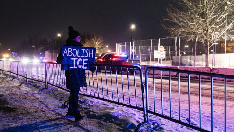Will calls to ‘abolish ICE’ sway voters in 2026? The strategy has Democrats split : NPR