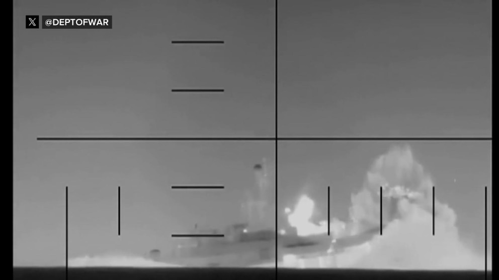 WATCH: US sub sinks Iranian ship by torpedo in Indian Ocean, 1st such attack since WWII