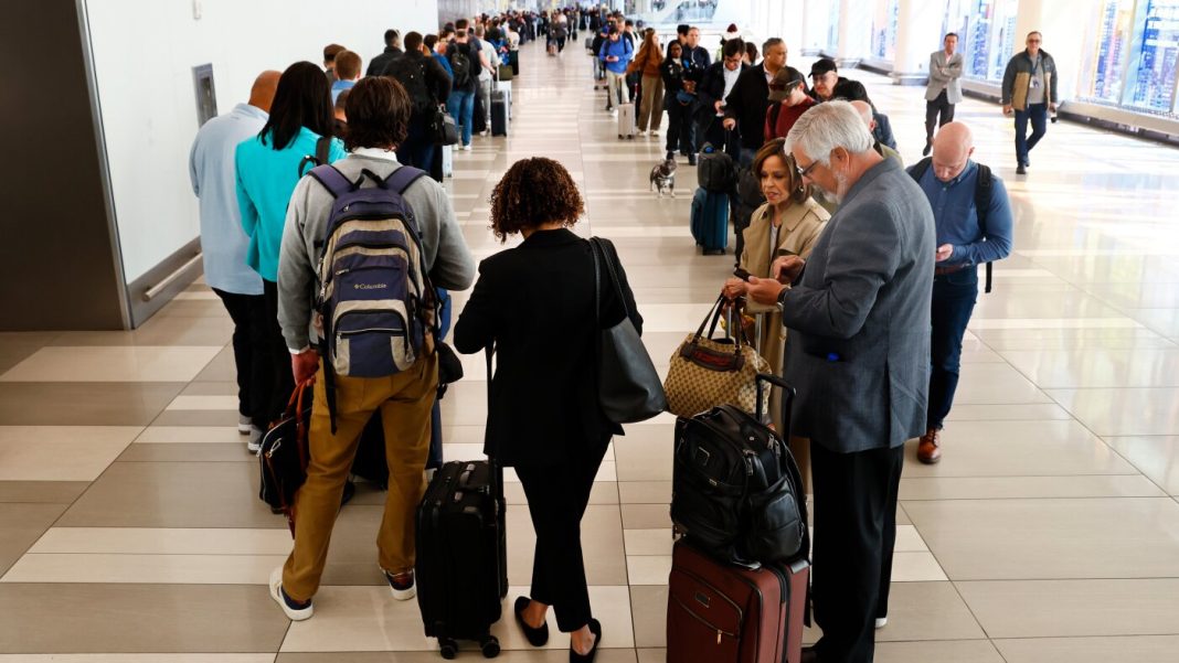 Trump says he’ll sign order to pay TSA agents as Congress struggles to reach funding deal : NPR