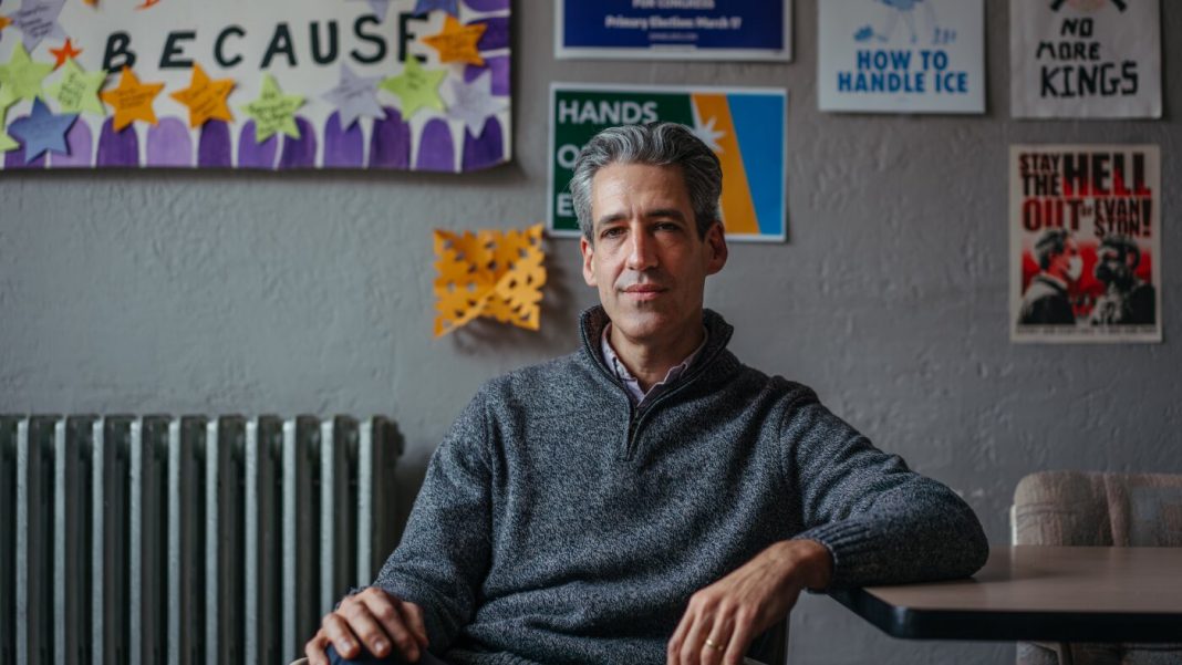 Daniel Biss wins Democratic primary for closely-watched Illinois House seat : NPR