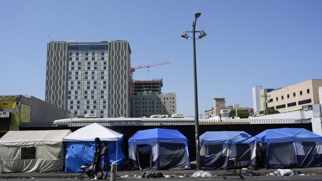 Appeals court upholds block on HUD homelessness overhaul : NPR